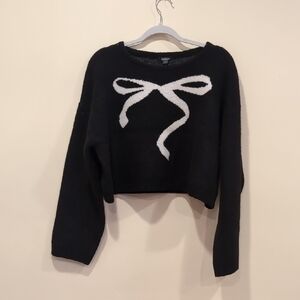 Wild Fable Black and White Crew Neck Sweater with Ribbon Design